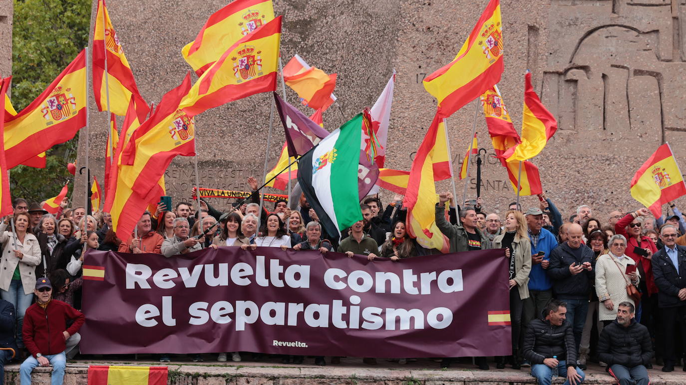 Más de 100.000 personas protestan contra la amnistía en Colón: &quot;¡Sánchez traidor!&quot;