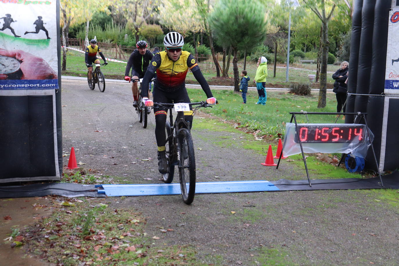 Guijuelo disfruta con la VIII Jamountain bike solidaria