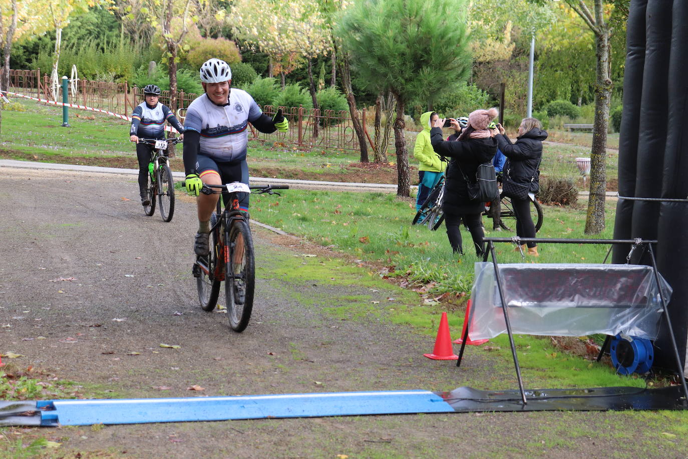 Guijuelo disfruta con la VIII Jamountain bike solidaria