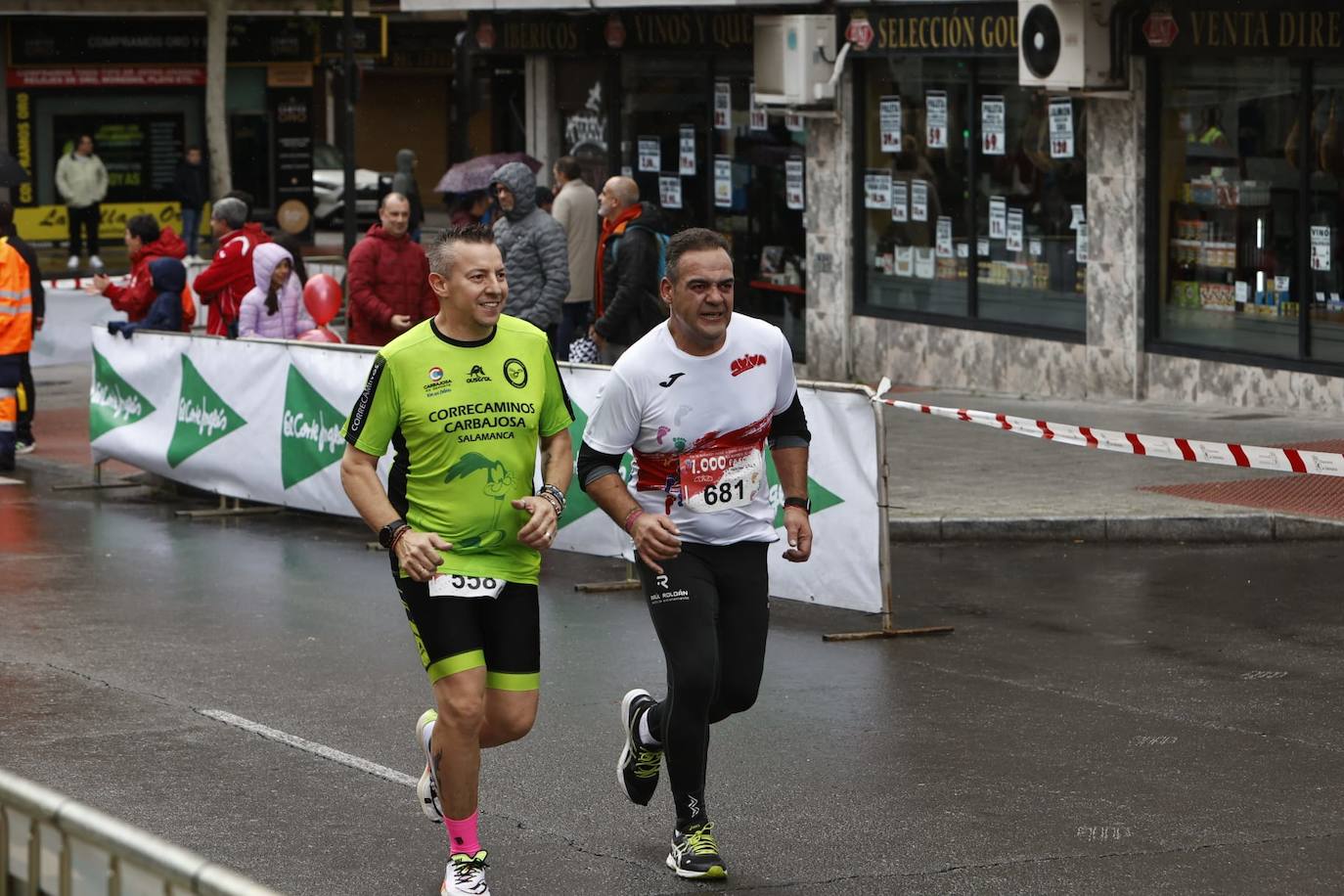 Salamanca llena sus calles con un nuevo éxito de la Carrera de los Mil Pasos