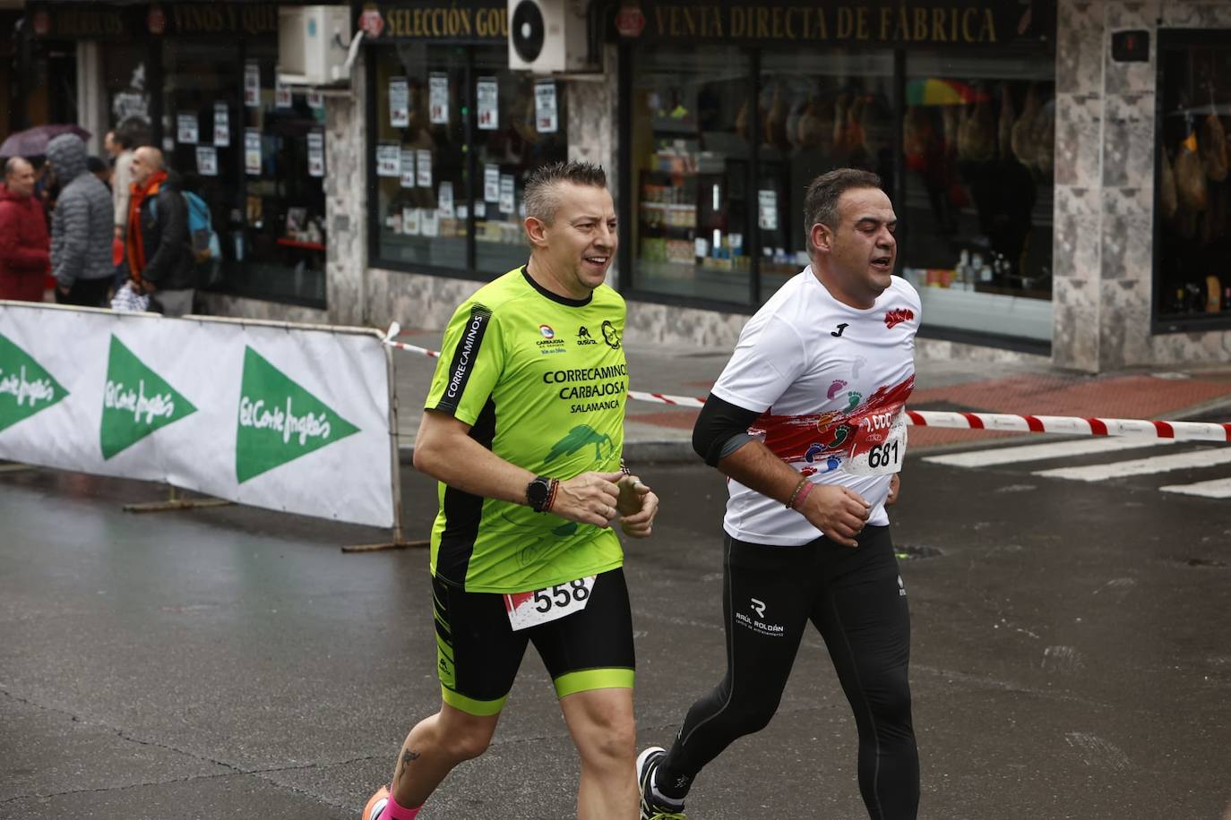 Salamanca llena sus calles con un nuevo éxito de la Carrera de los Mil Pasos