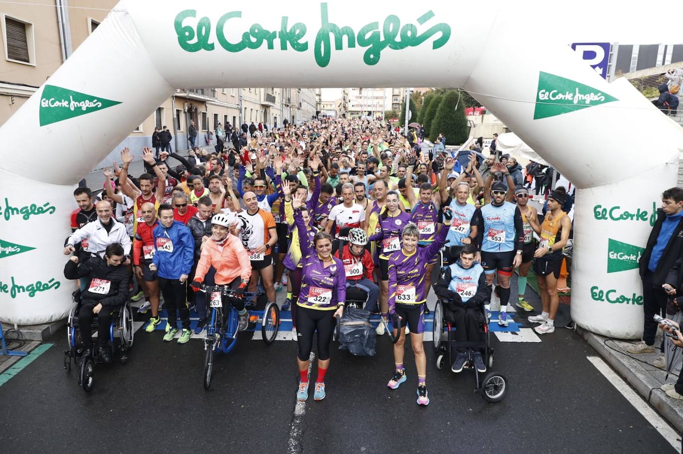 Salamanca llena sus calles con un nuevo éxito de la Carrera de los Mil Pasos