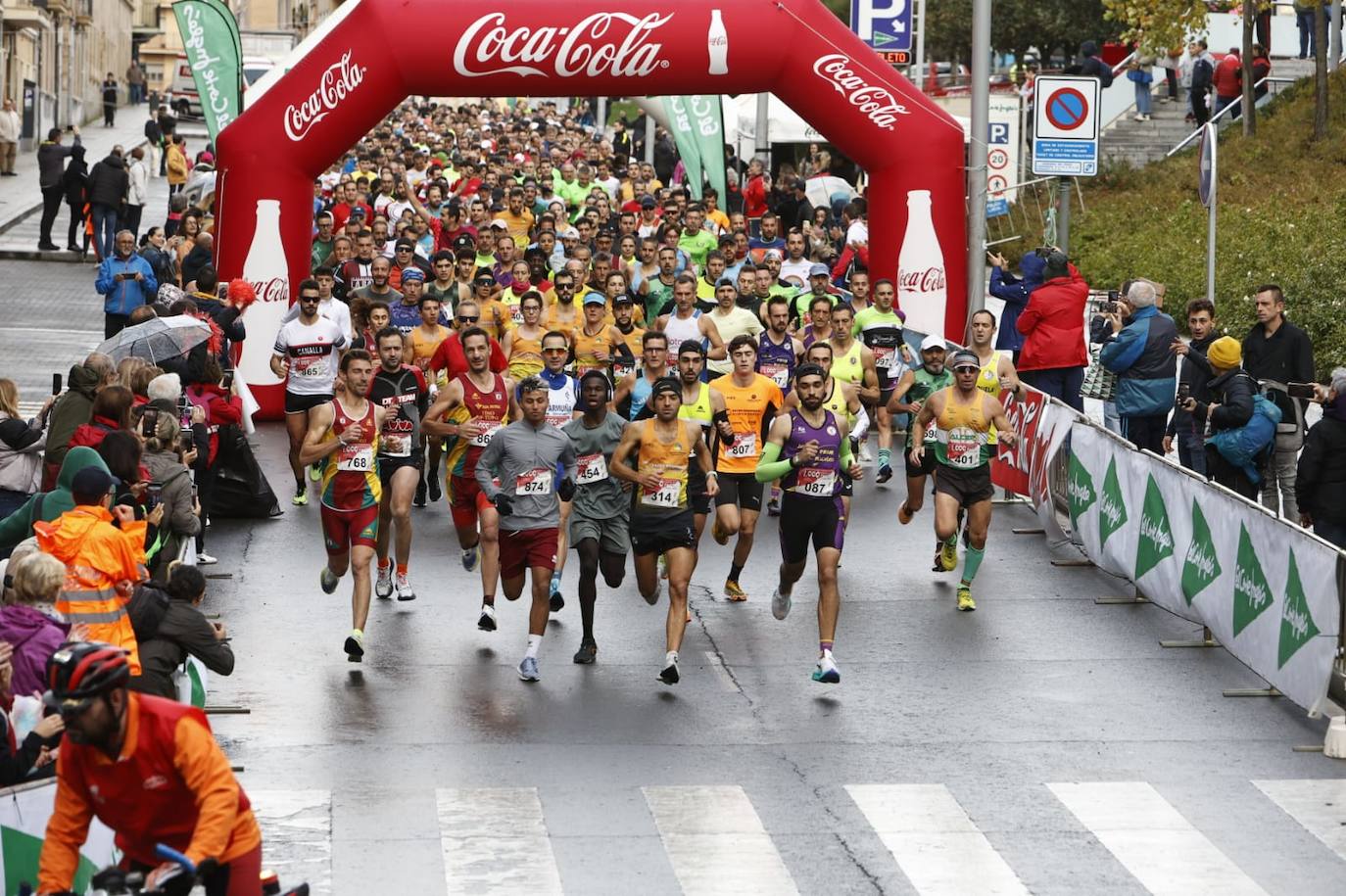 Salamanca llena sus calles con un nuevo éxito de la Carrera de los Mil Pasos