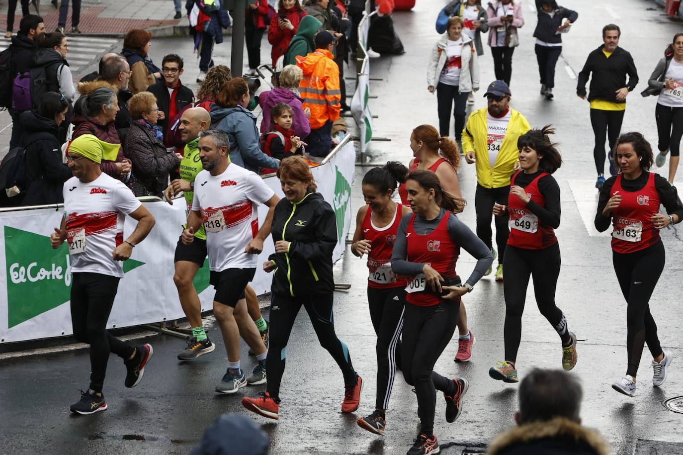 Salamanca llena sus calles con un nuevo éxito de la Carrera de los Mil Pasos