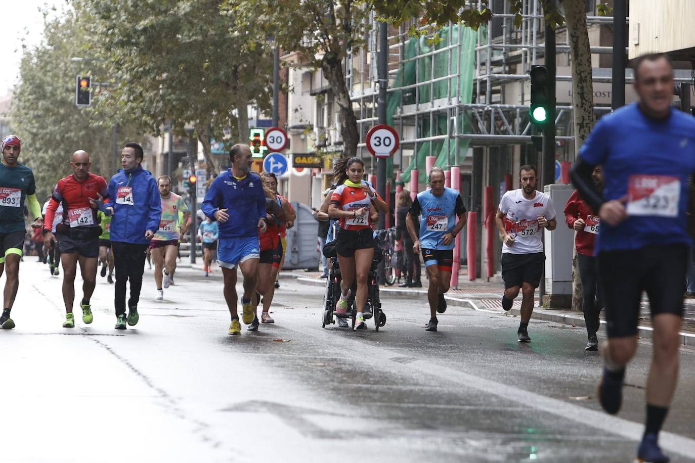 Salamanca llena sus calles con un nuevo éxito de la Carrera de los Mil Pasos