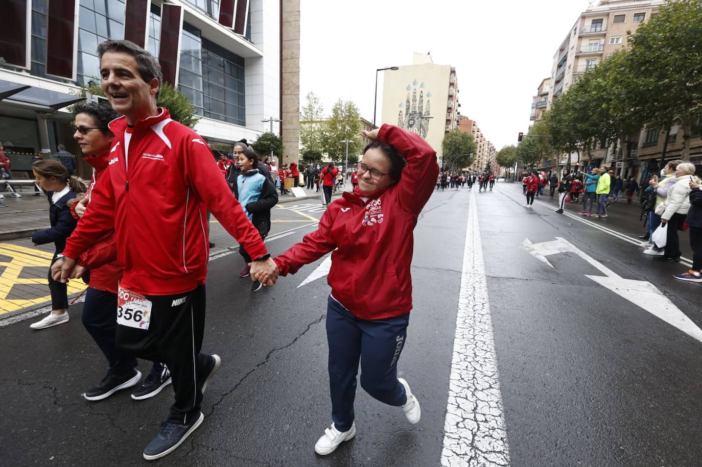 Salamanca llena sus calles con un nuevo éxito de la Carrera de los Mil Pasos