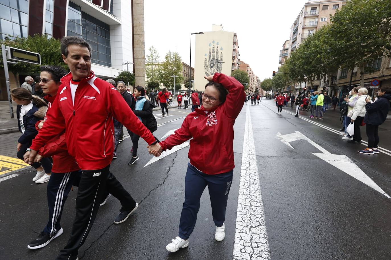 Salamanca llena sus calles con un nuevo éxito de la Carrera de los Mil Pasos