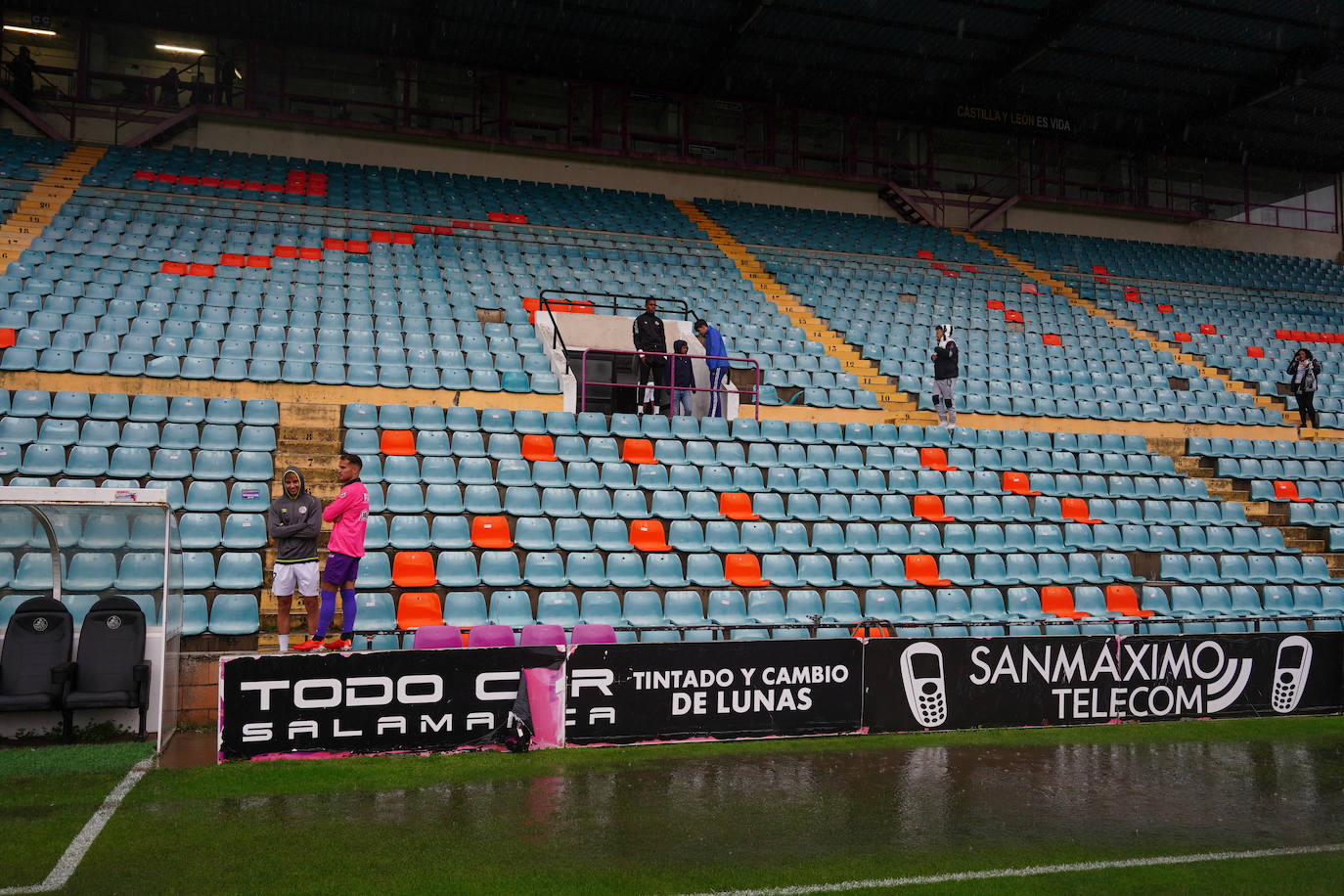 Así estaba El Helmántico cuando se suspendió el Salamanca UDS - Cristo Atlético