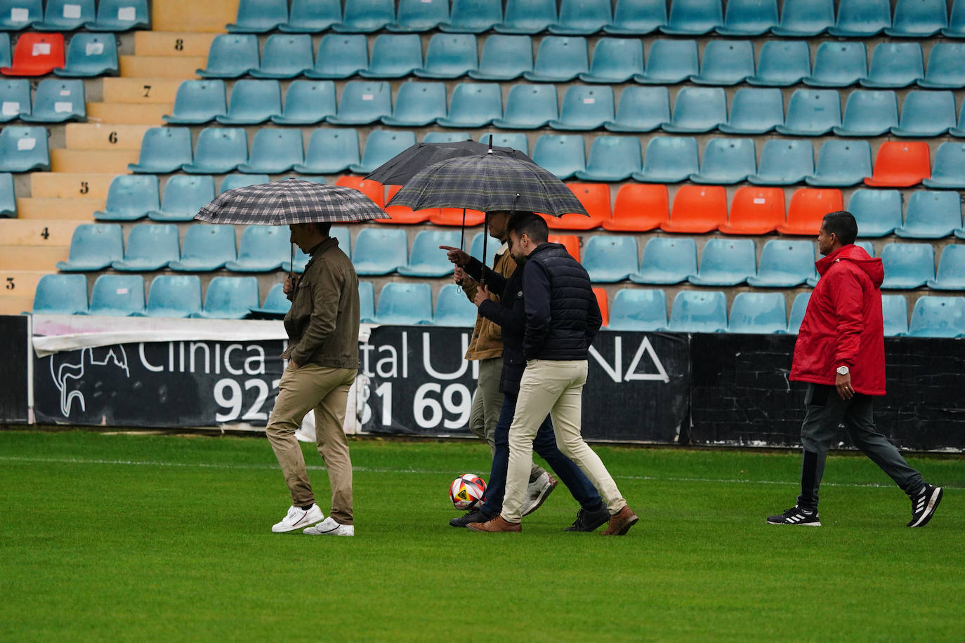 Así estaba El Helmántico cuando se suspendió el Salamanca UDS - Cristo Atlético