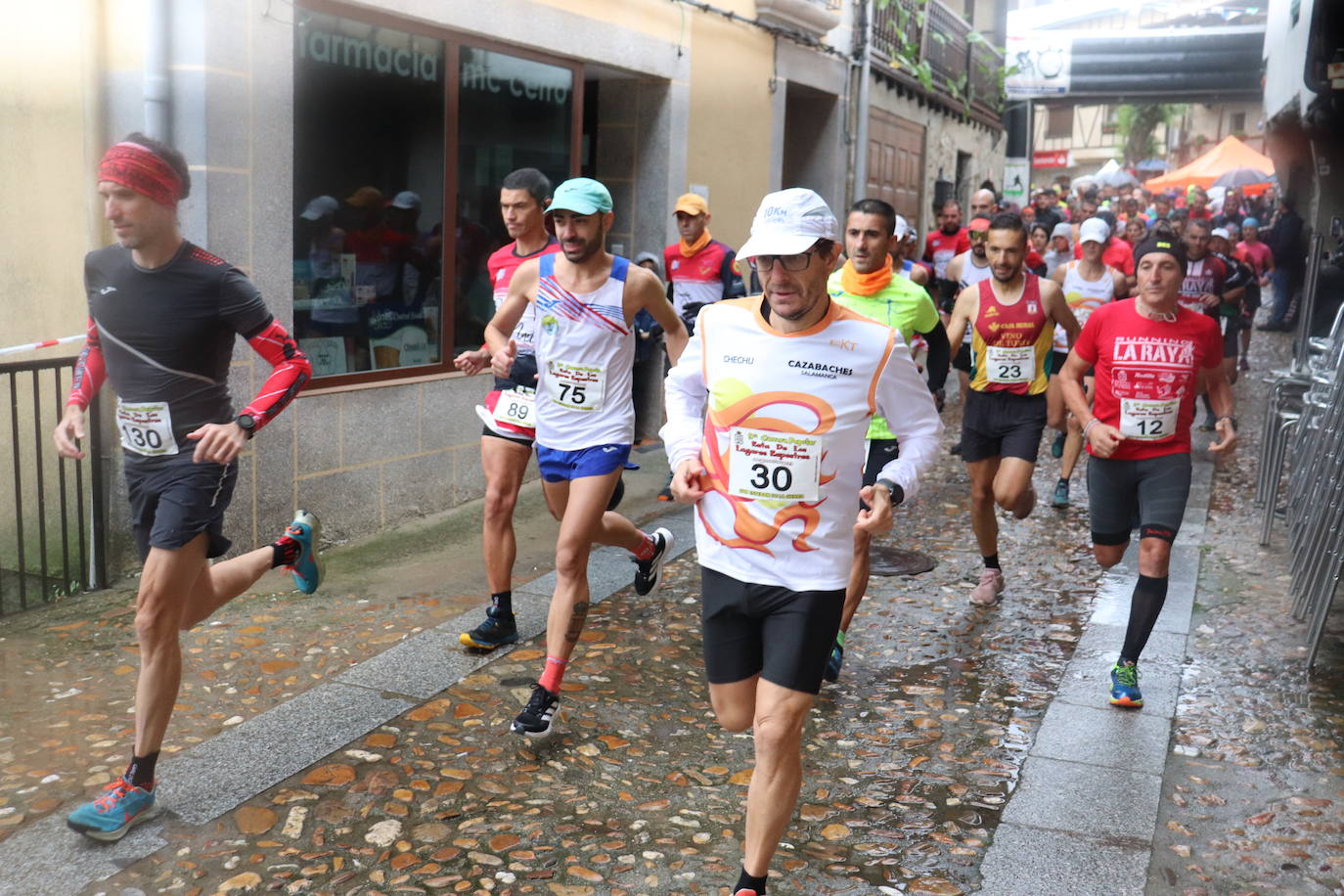 La lluvia no puede con la carrera de los lagares rupestres de San Esteban de la Sierra