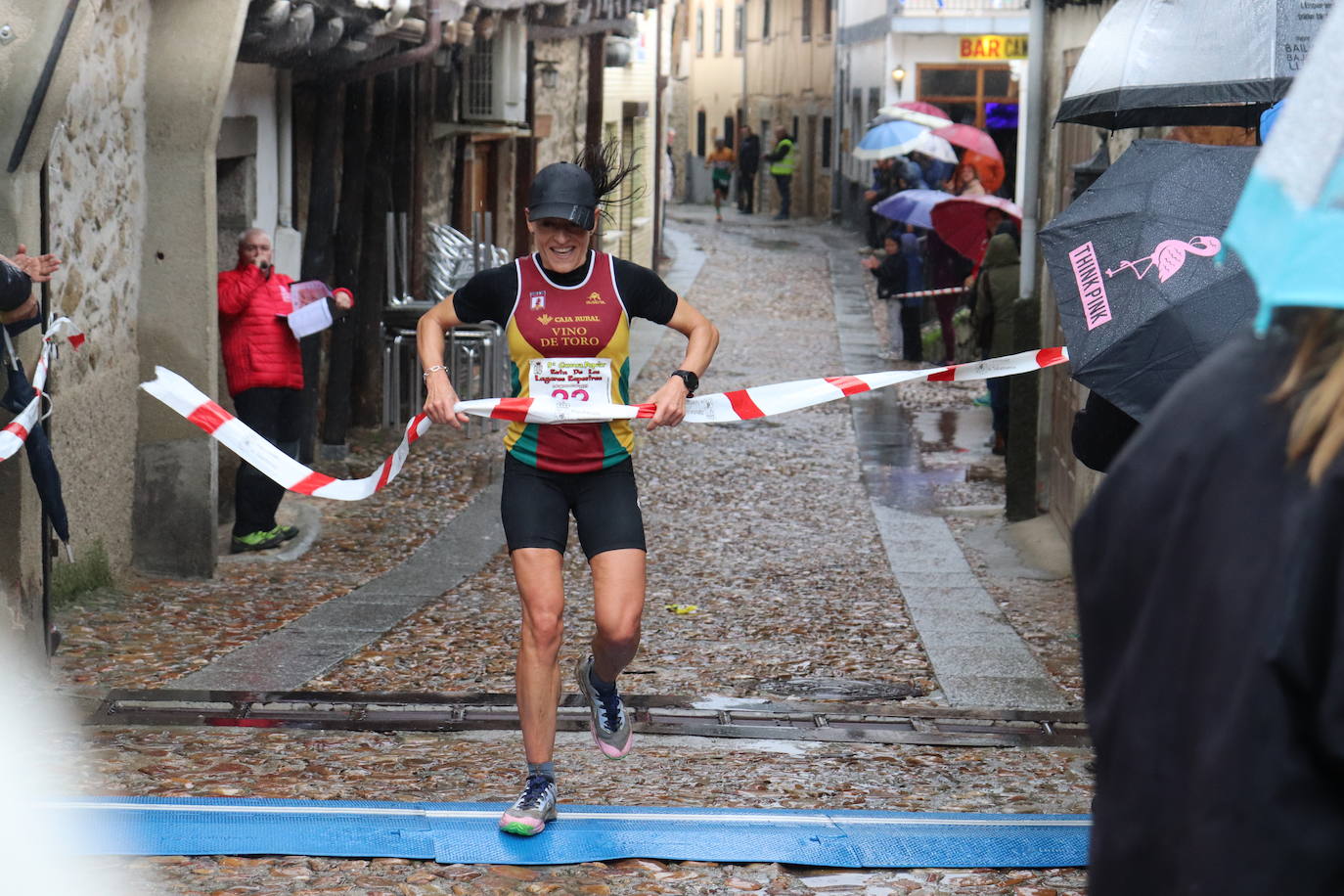 La lluvia no puede con la carrera de los lagares rupestres de San Esteban de la Sierra