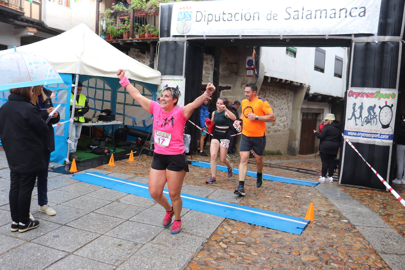 La lluvia no puede con la carrera de los lagares rupestres de San Esteban de la Sierra