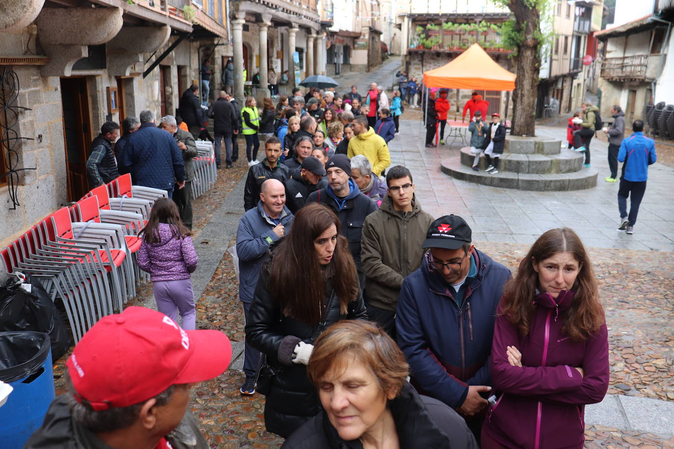 La lluvia no puede con la carrera de los lagares rupestres de San Esteban de la Sierra