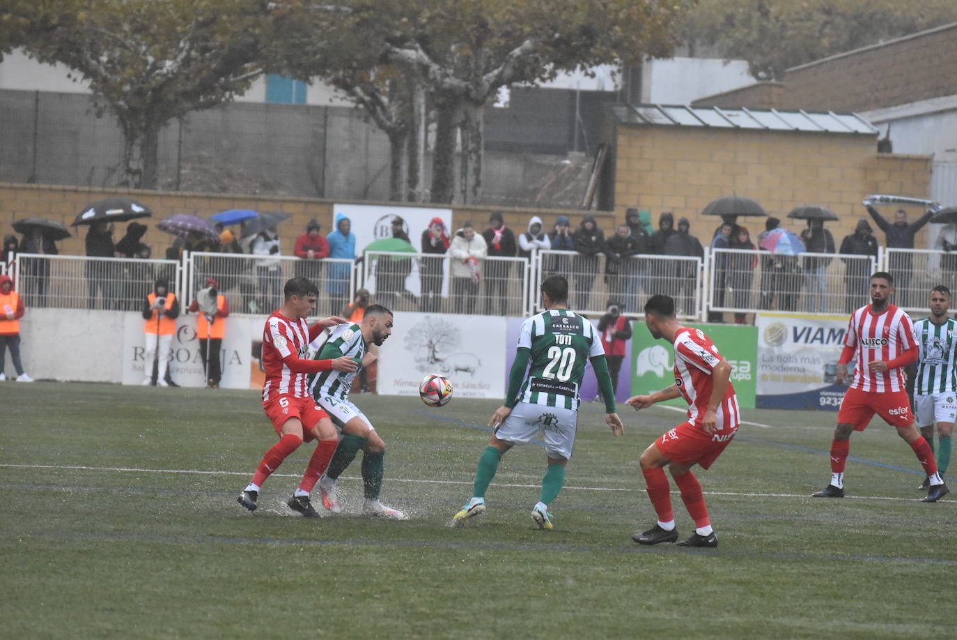 La primera visita del Sporting de Gijón a Guijuelo, en imágenes