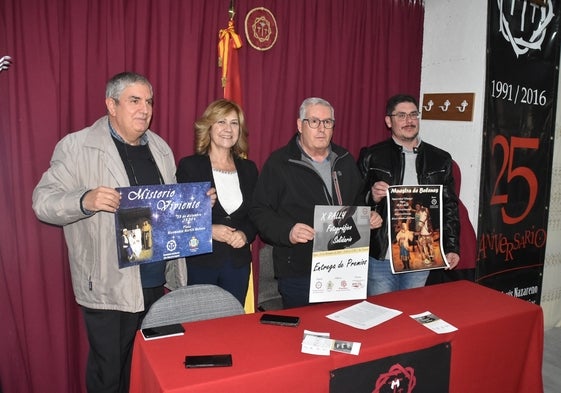 Jesús Francés, Purificación Pozo, Norman Bonnail y Roberto Hernández, esta tarde en la sede de la Hermandad junto a la iglesia de Santa María en Béjar.