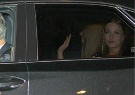 La princesa Leonor, en el interior de un coche el día de su cumpleaños.