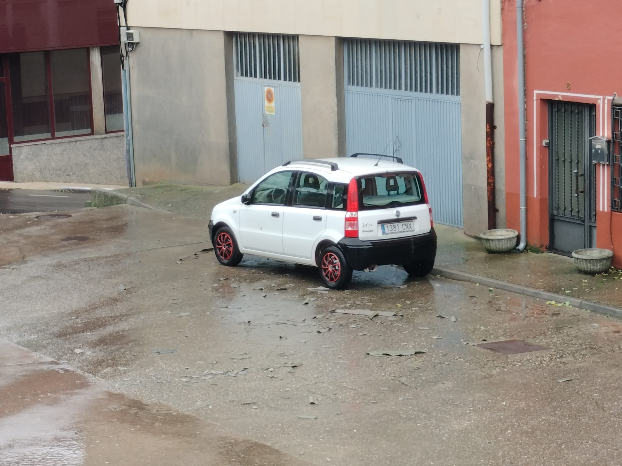 Desprendimiento de uralita en Guijuelo