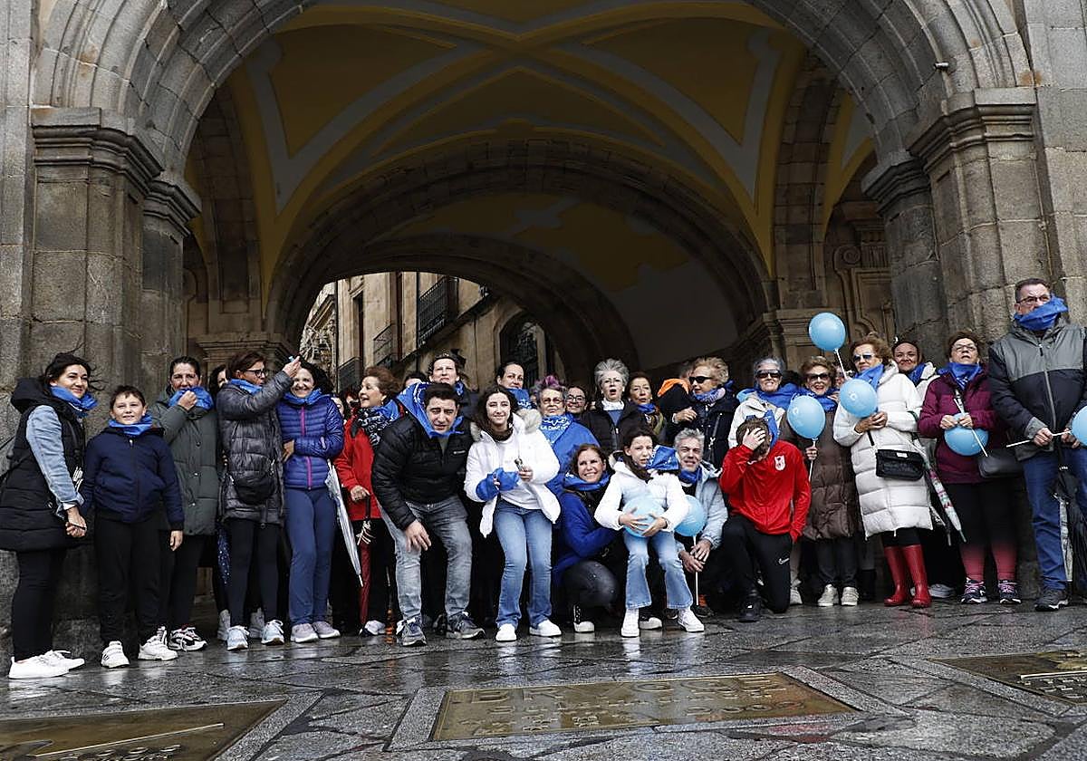Imagen de los participantes en la Plaza Mayor.