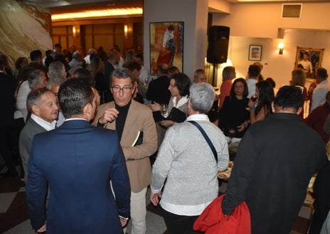 Imagen secundaria 1 - Béjar celebra su gran noche del toreo con premios para Diosleguarde, López Chaves y Castaño