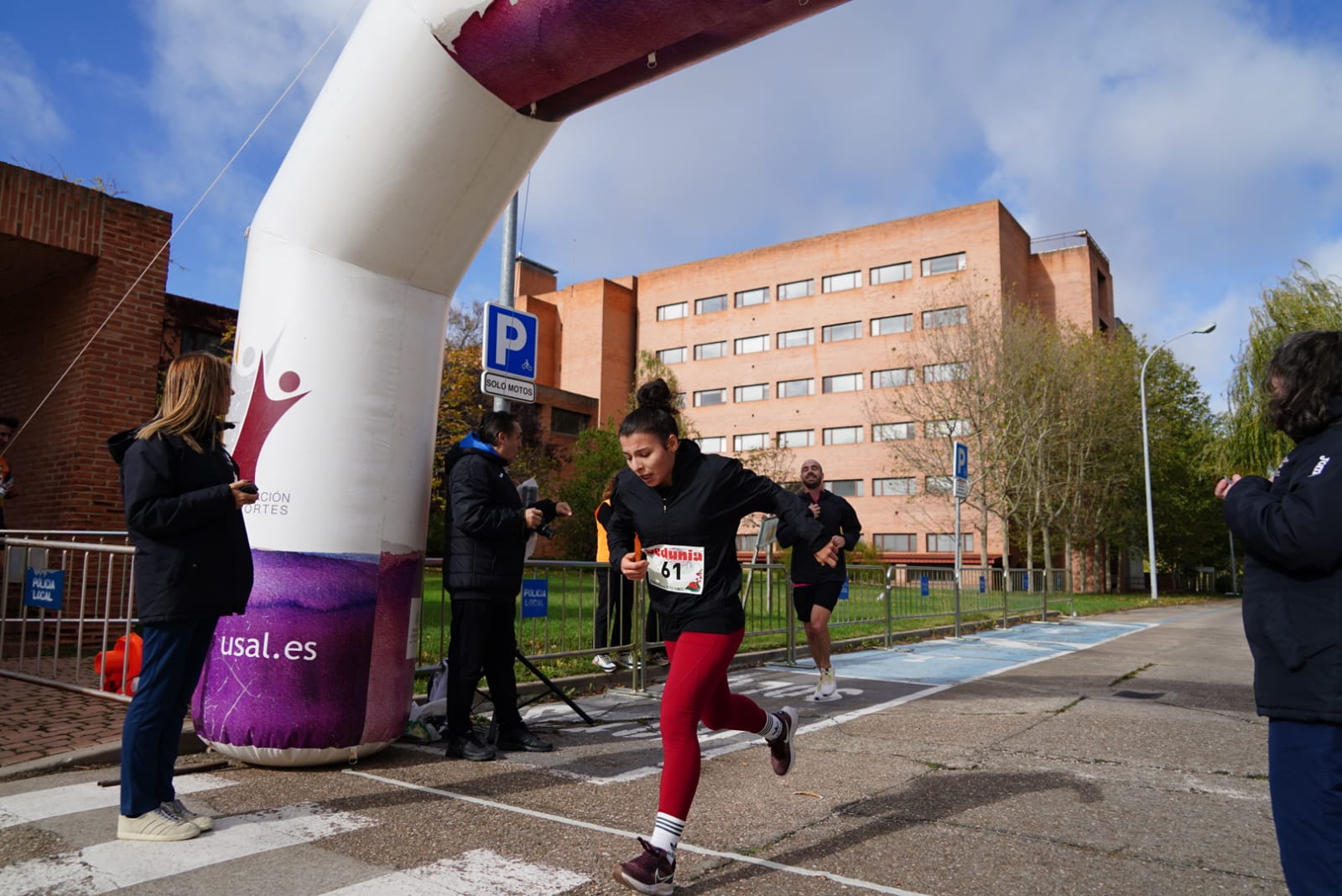 Salamanca corre &quot;sin resistencias&quot; junto a la Facultad de Farmacia