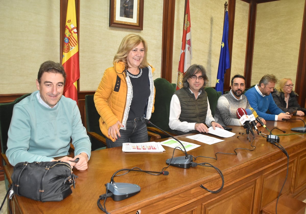 Imagen de parte del equipo de Gobierno, esta tarde en el Ayuntamiento de Béjar.