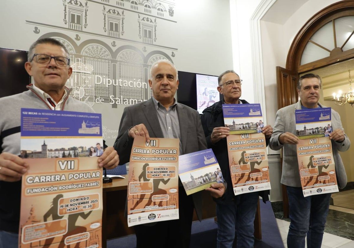 Evelio Almendra, Jesús María Ortiz, Juan José Peralta y Casimiro Blanco, en la presentación.