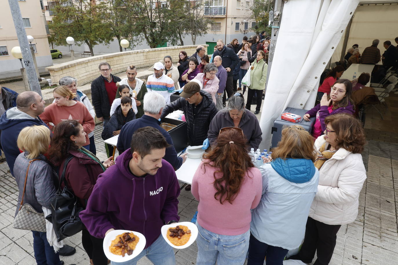 Los vecinos de Pizarrales, Canto Blanco y el Carmen disfrutan de una fiesta para ‘hacer barrio’