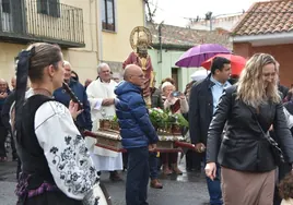 Varios vecinos se animaron a bailar charradas en honor a San Martín