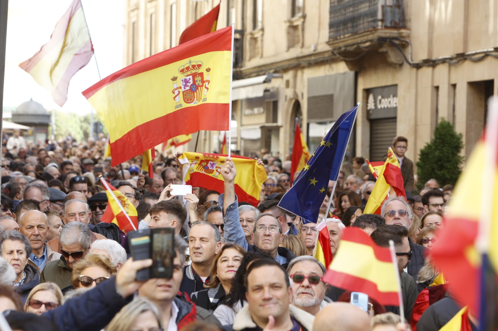 La manifestación contra la amnistía en Salamanca, en imágenes