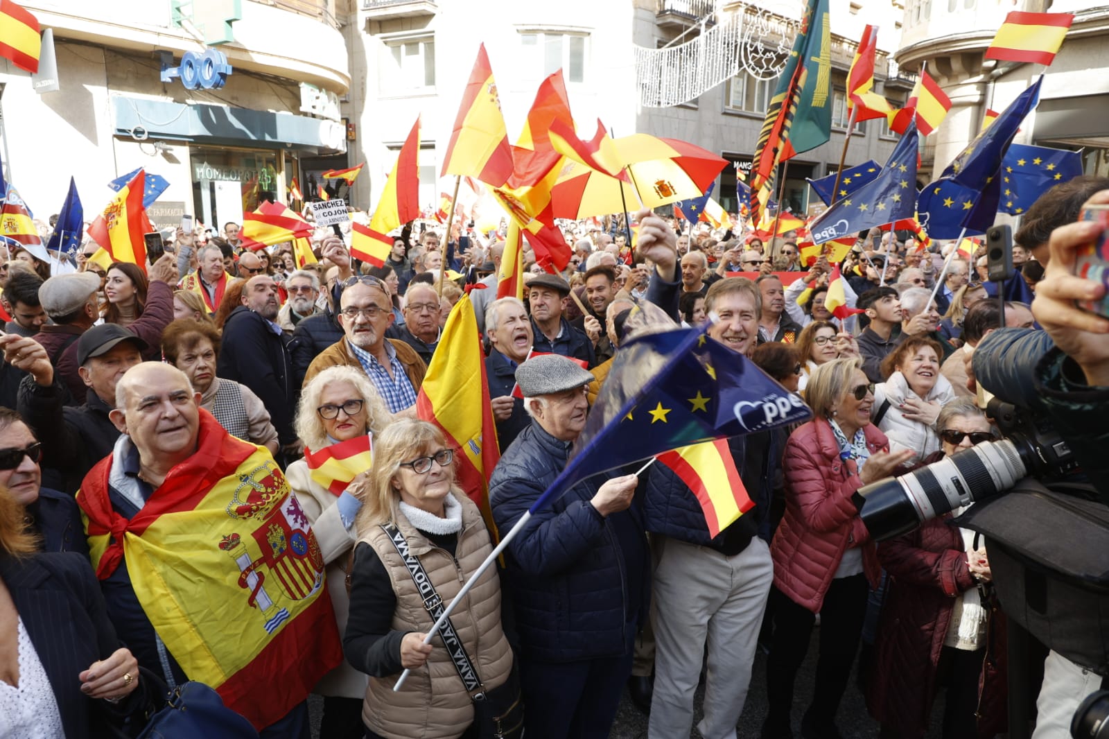 La manifestación contra la amnistía en Salamanca, en imágenes