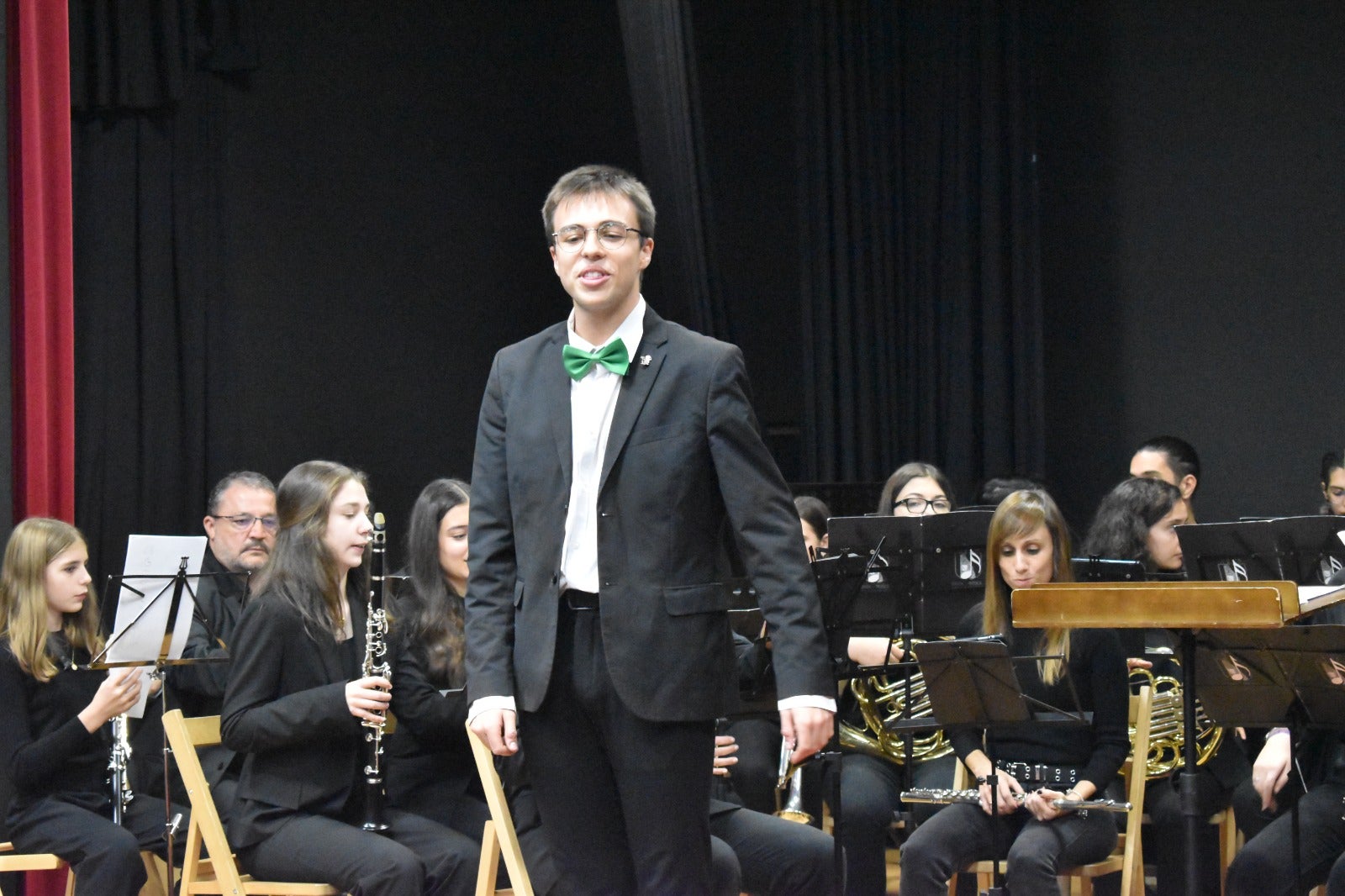 La Banda de Música de Villamayor seduce al público con el cine como protagonista