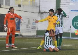 Una imagen del partido disputado en el Municipal Luis Ramos.