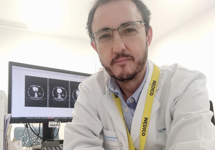 El jefe de la Unidad de Oncología Médica, Edel del Barco.