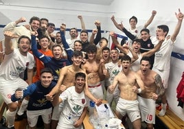 Jugadores del UD Santa Marta celebrando un gol.