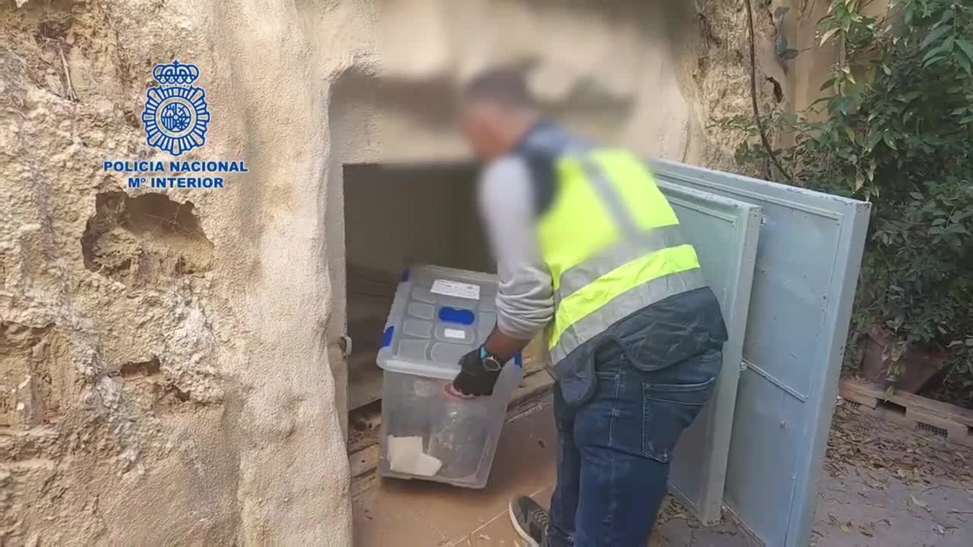 Detenido el líder de una secta que suministraba mercurio purificado