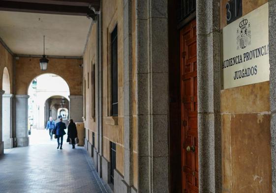 Entrada de la Audiencia Provincial de Salamanca.