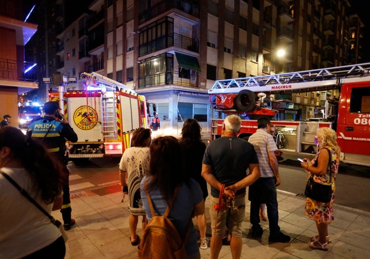 El incendio declarado en el piso de un síndrome de Diógenes en Garrido.