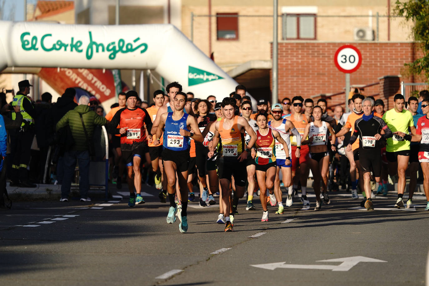 Nuevo exitazo de la San Silvestre Universitaria por las calles de Salamanca