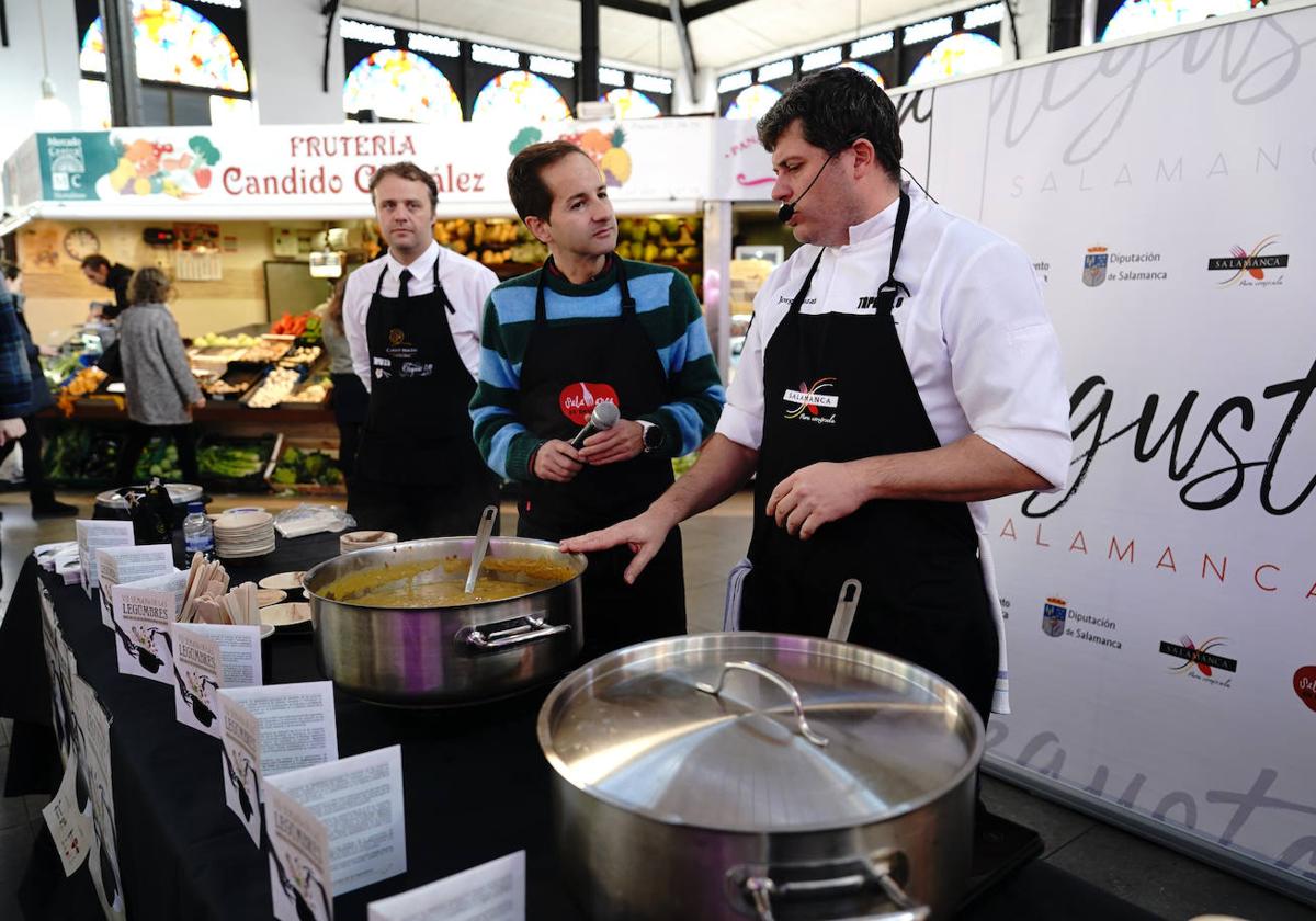 Los cocineros Jorge Lozano (Grupo Tapas) y David Monaguillo.