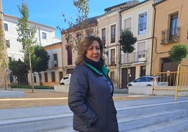 Montserrat Mendo en la plaza del Campo de Carniceros de Ciudad Rodrigo.