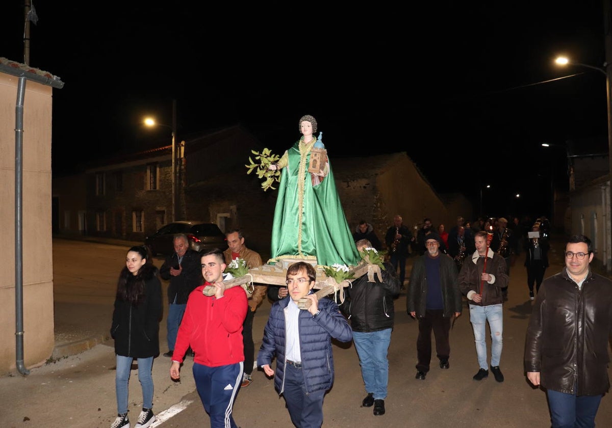 Imagen de la procesión con la imagen de Santa Bárbara celebrada el año pasado.