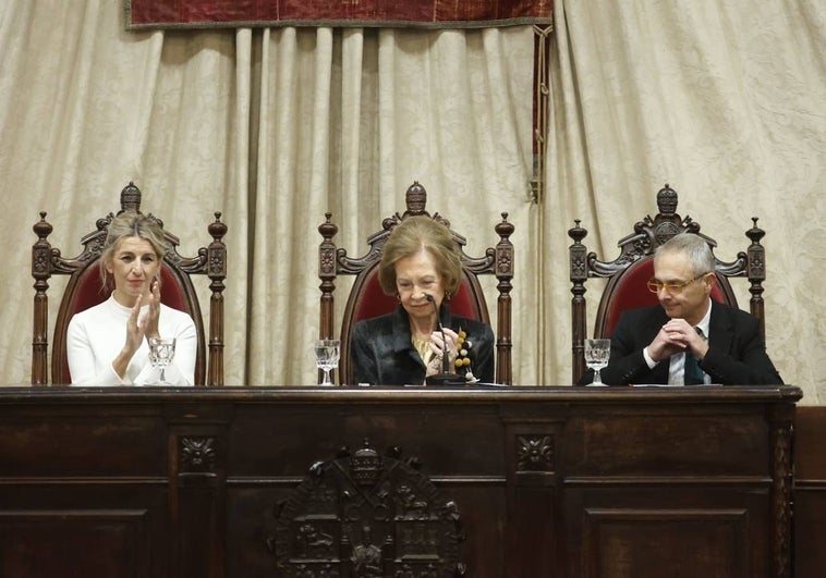 La Reina Sofía y Yolanda Díaz, presentes en el Paraninfo de Salamanca