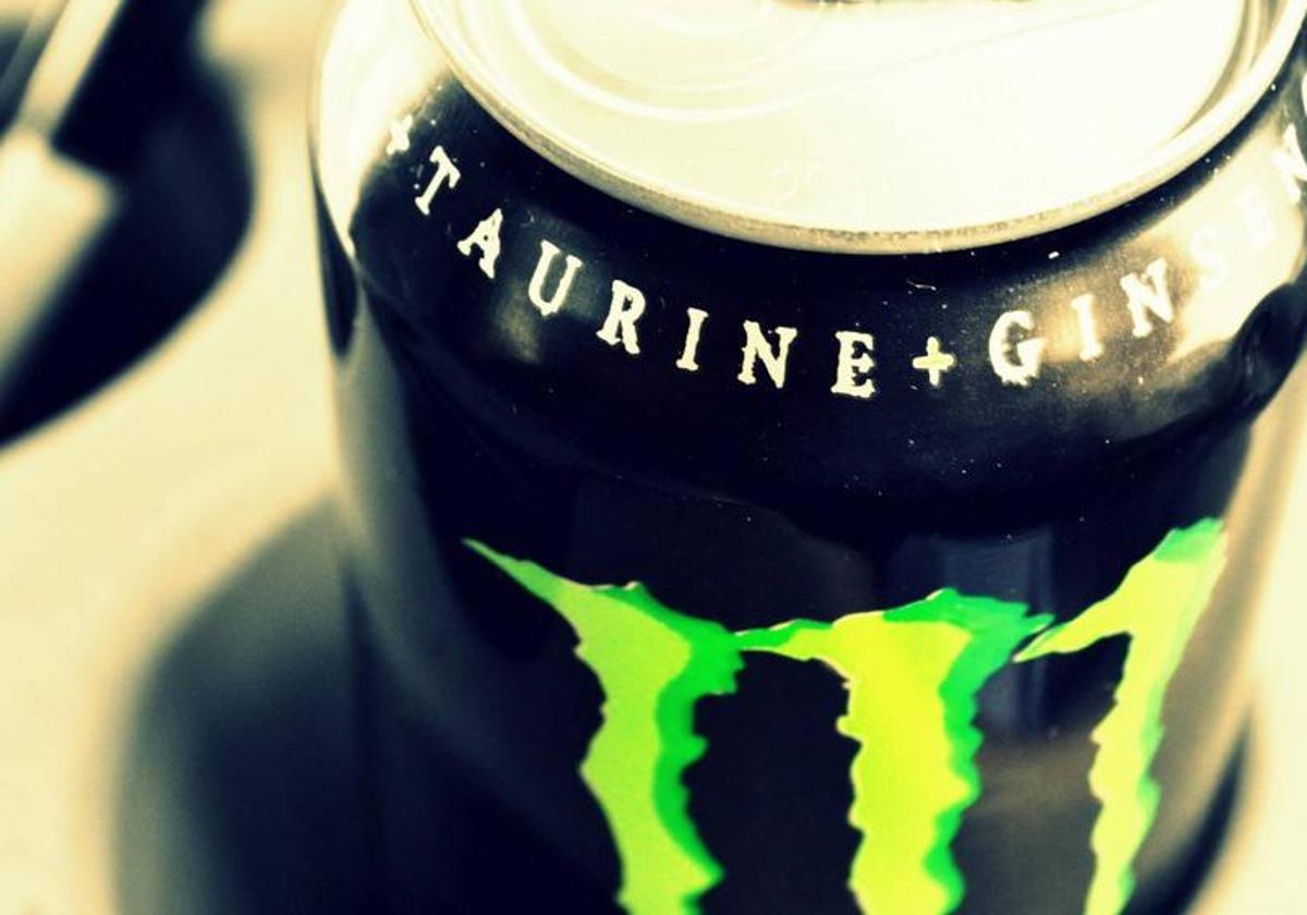 Bebida energética monster energy.