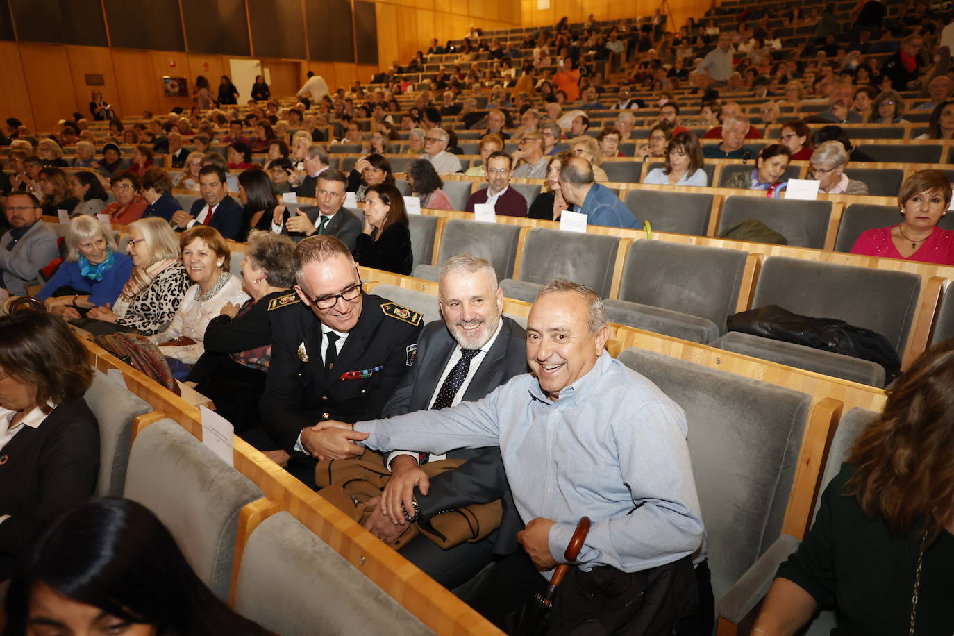 Abrazo multitudinario a Cáritas por sus 60 años