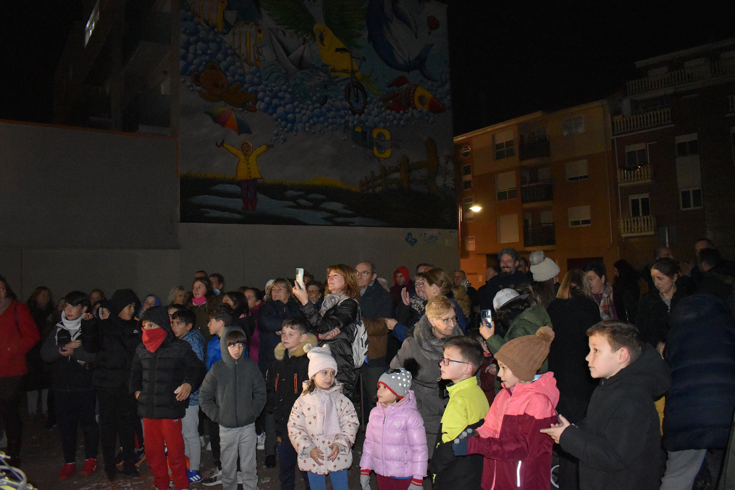 Santa Marta regala un mural a Javi Gallo, el niño con piel de mariposa