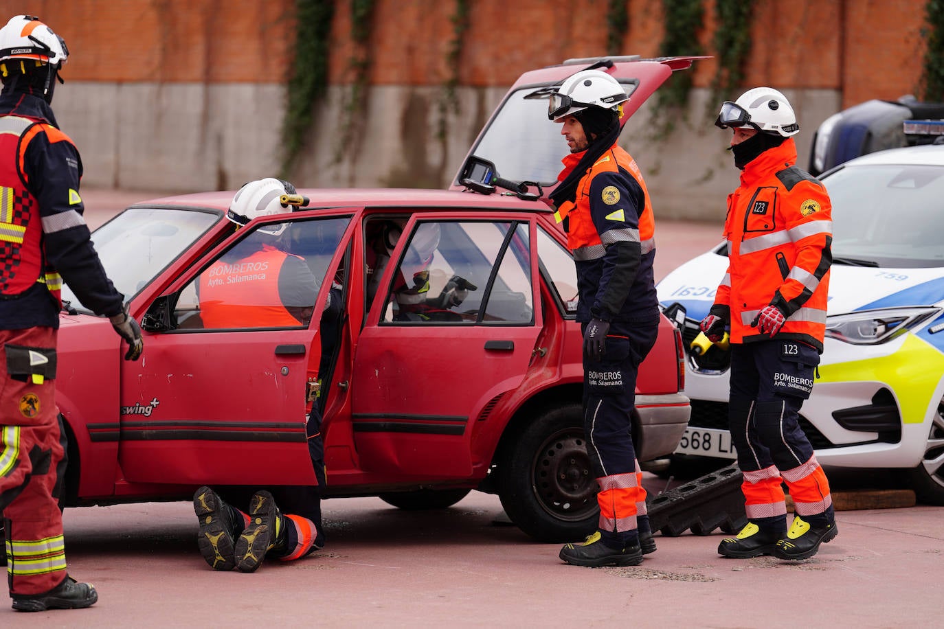 Cómo actuar ante un accidente en el que hay un coche eléctrico involucrado