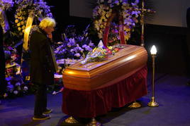 Pedro Sánchez acudiendo a la capilla ardiente de Concha Velasco