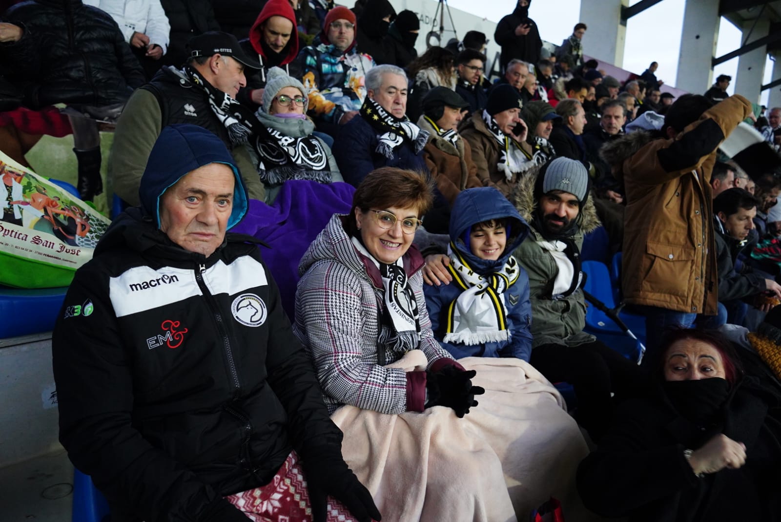 Búscate en la grada del Reina Sofía en el partido contra el Nàstic