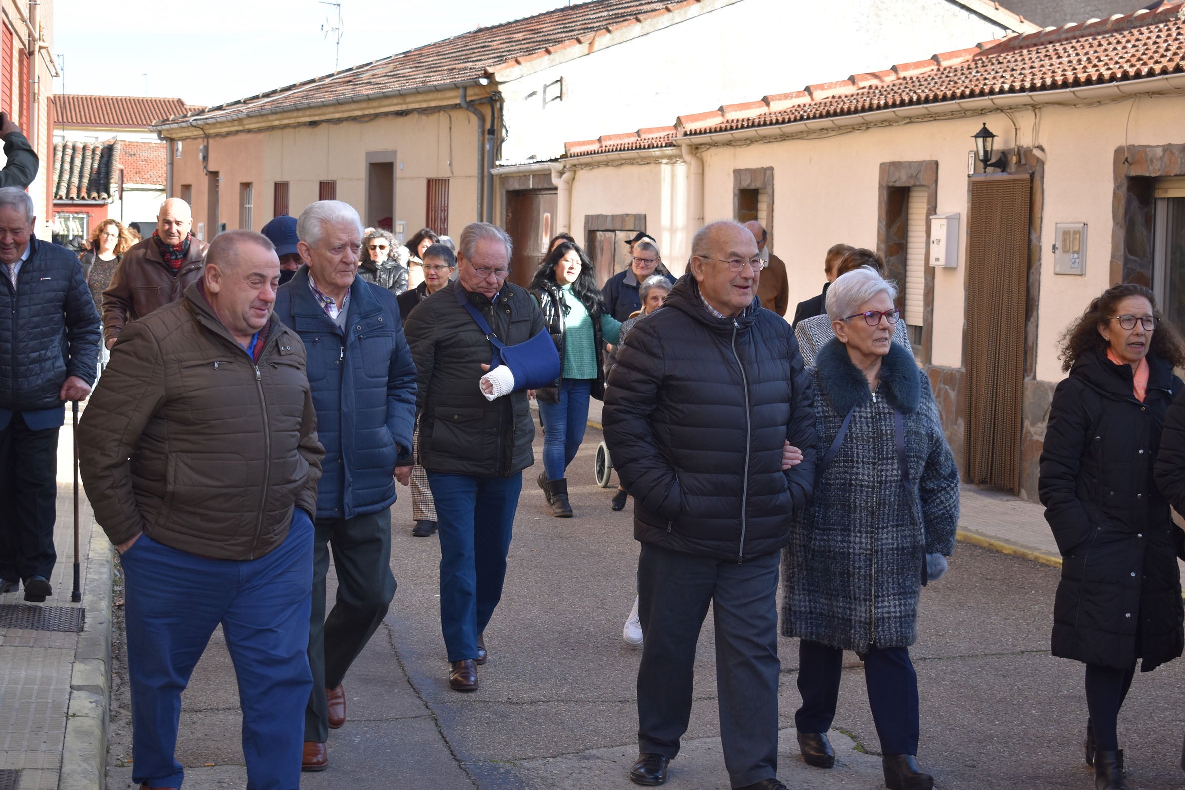 Aldeatejada arropa a su patrona en el día grande de las fiestas