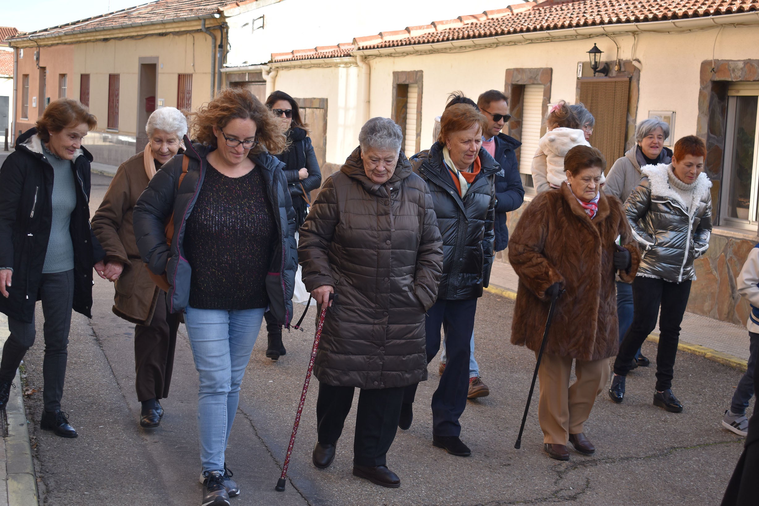 Aldeatejada arropa a su patrona en el día grande de las fiestas